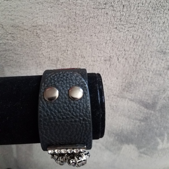 Multilayered Chain Bracelet - Picture 7 of 7